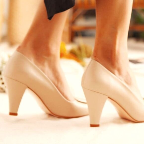 RAMPAGE  WOMEN"S LOW HEEL TAN SHOES - Picture 1 of 16